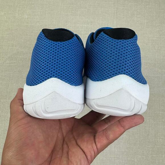 ? 2015 Jordan Future Low \